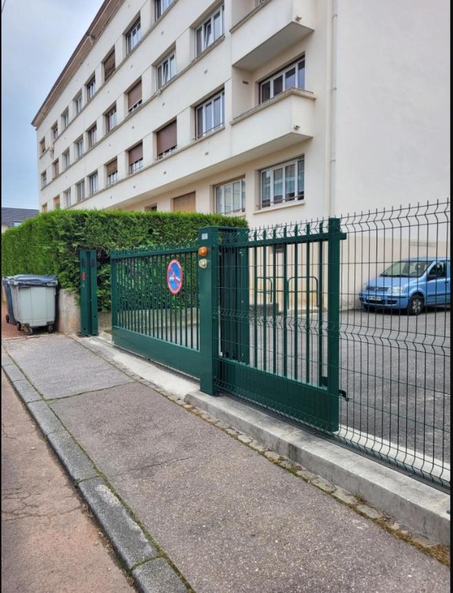 Apartamento Le Nid Des Ducs Dijon Exterior foto